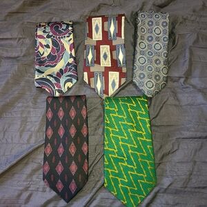 Set of 5 Patterned Ties in Multicolor